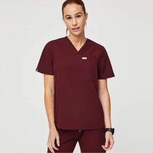 Figs Women's Kaya Scrub Top in Burgundy